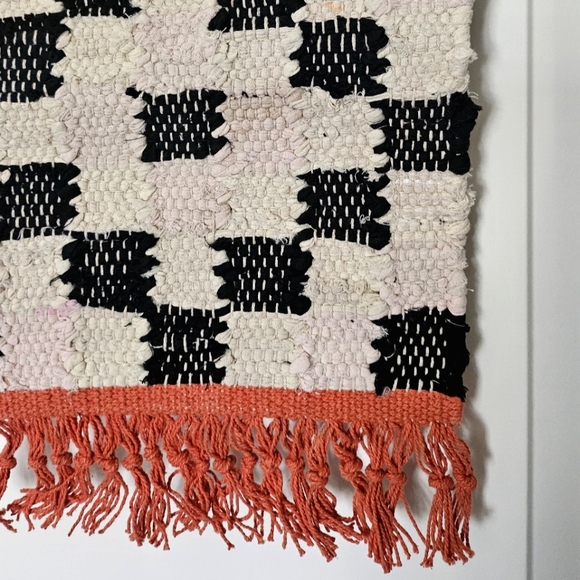 CUTE URBAN OUTFITTERS WALL TAPESTRY - Picture 2 of 2